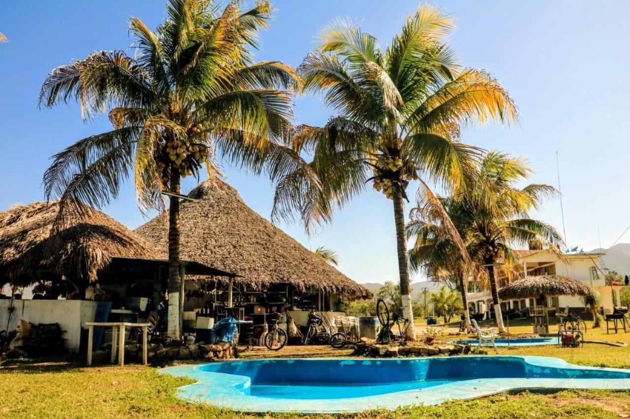 Hotel Y Restaurante El Texano Tamasopo Buitenkant foto